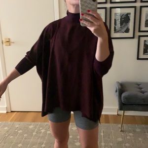 Babaton (Aritzia) batwing hamish top